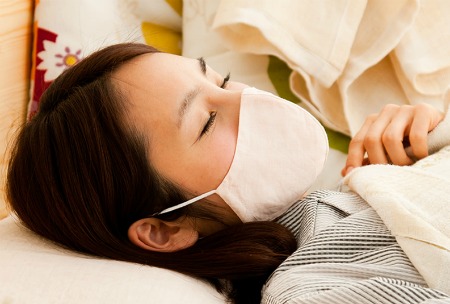インフルエンザ予防に就寝時マスクは効果ある？寝る前の対策法